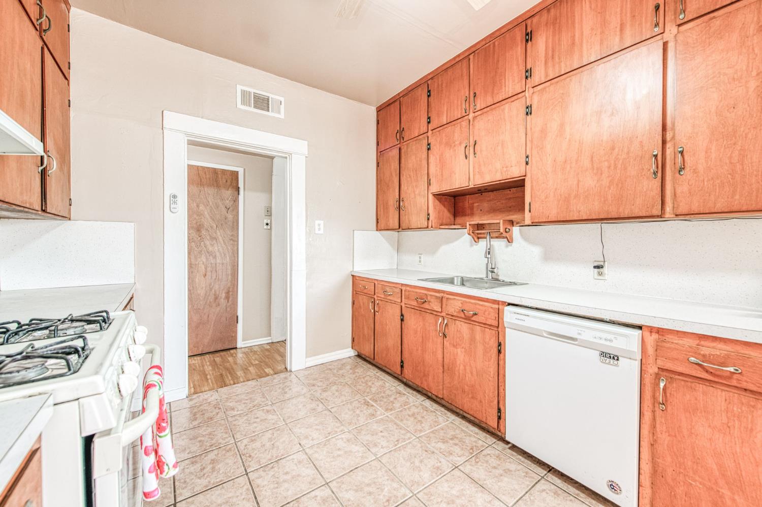 2434 Yerba St, Selma, CA 93662