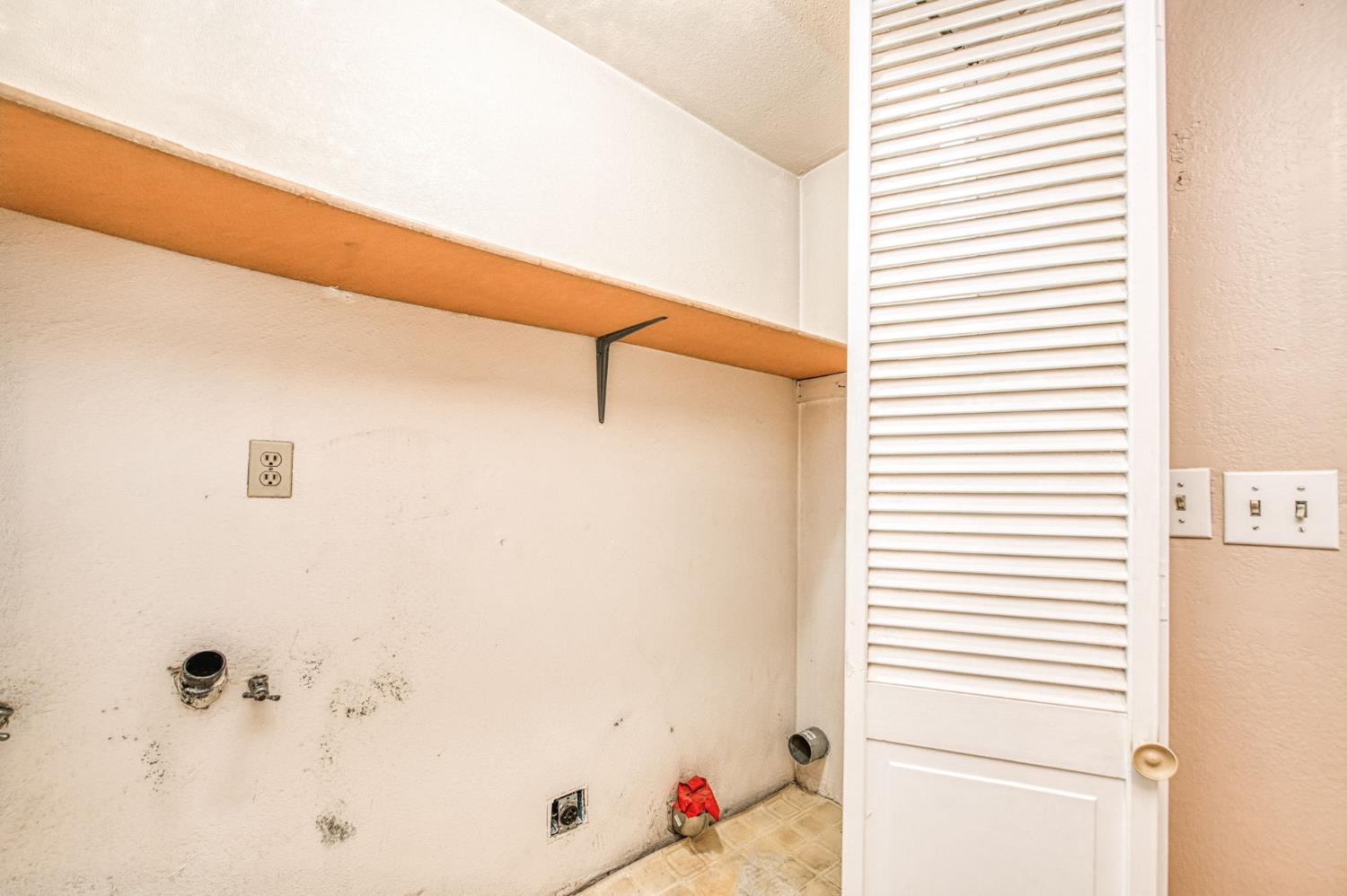 2434 Yerba St, Selma, CA 93662