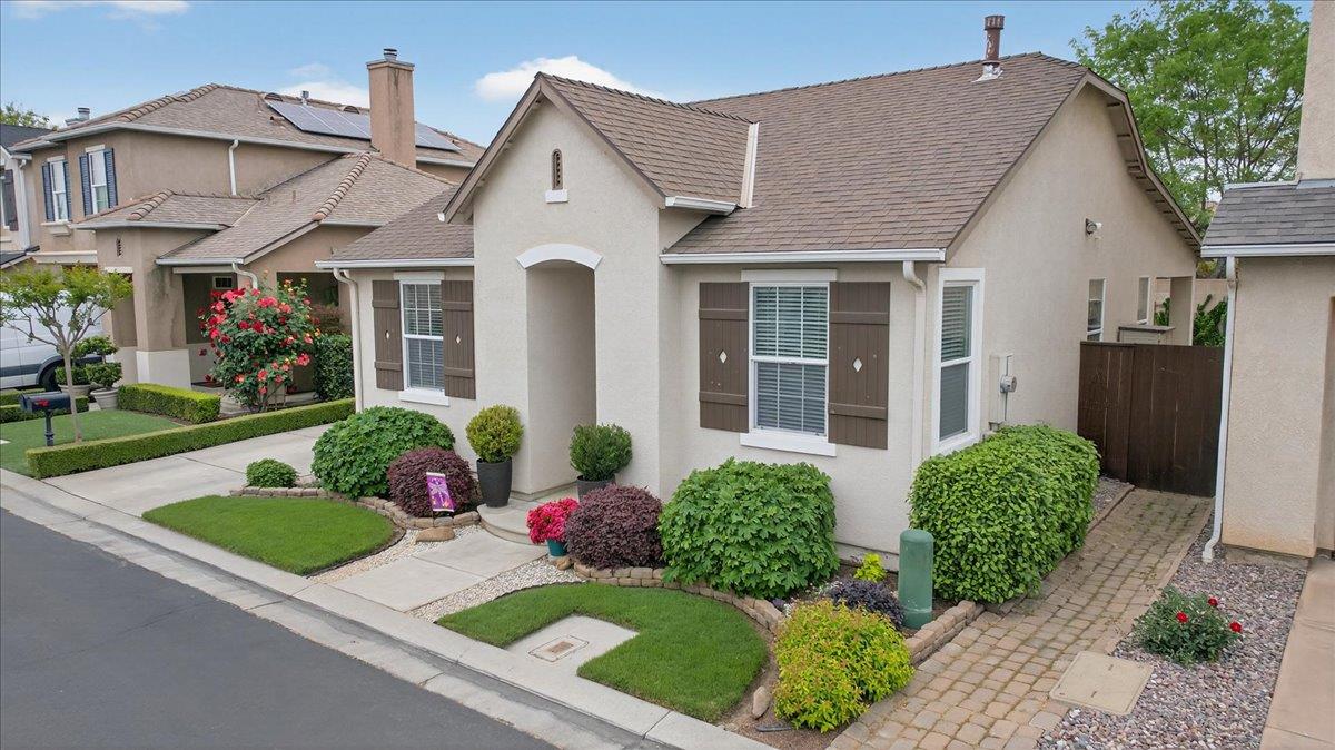 1618 N Dublin Ln, Clovis, CA 93619