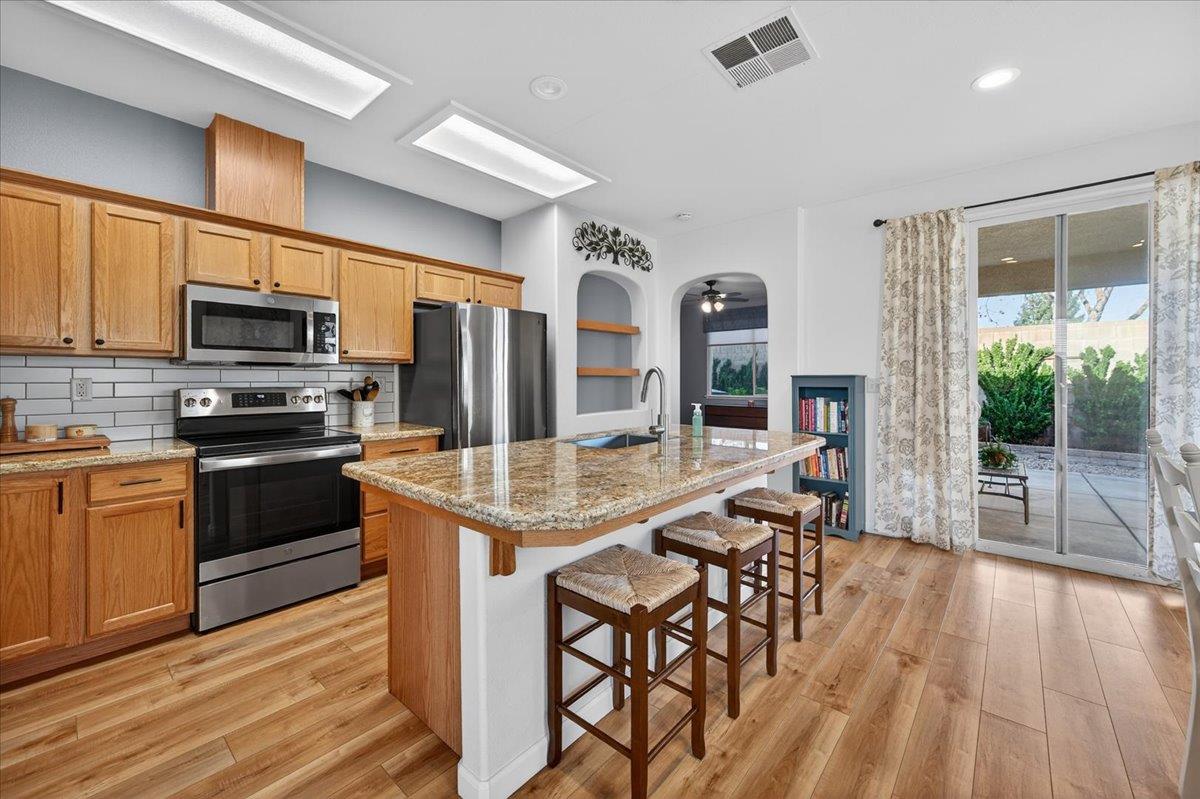 1618 N Dublin Ln, Clovis, CA 93619