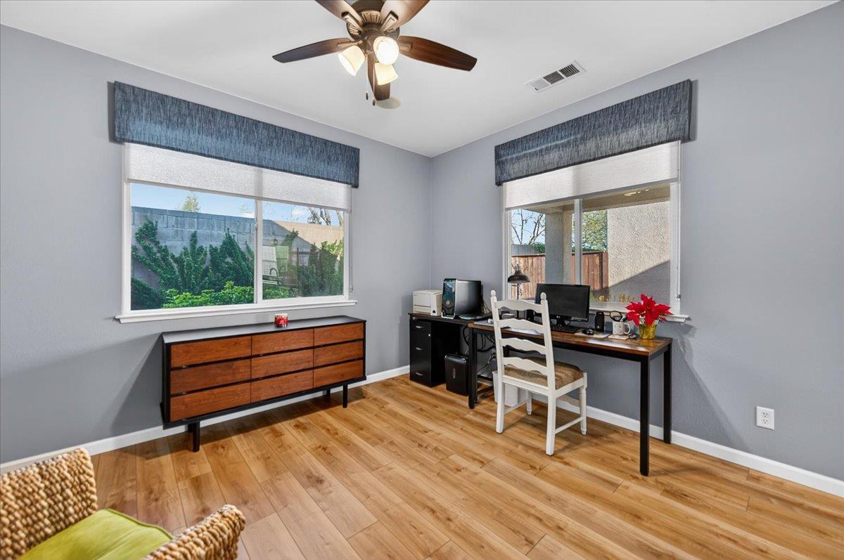 1618 N Dublin Ln, Clovis, CA 93619