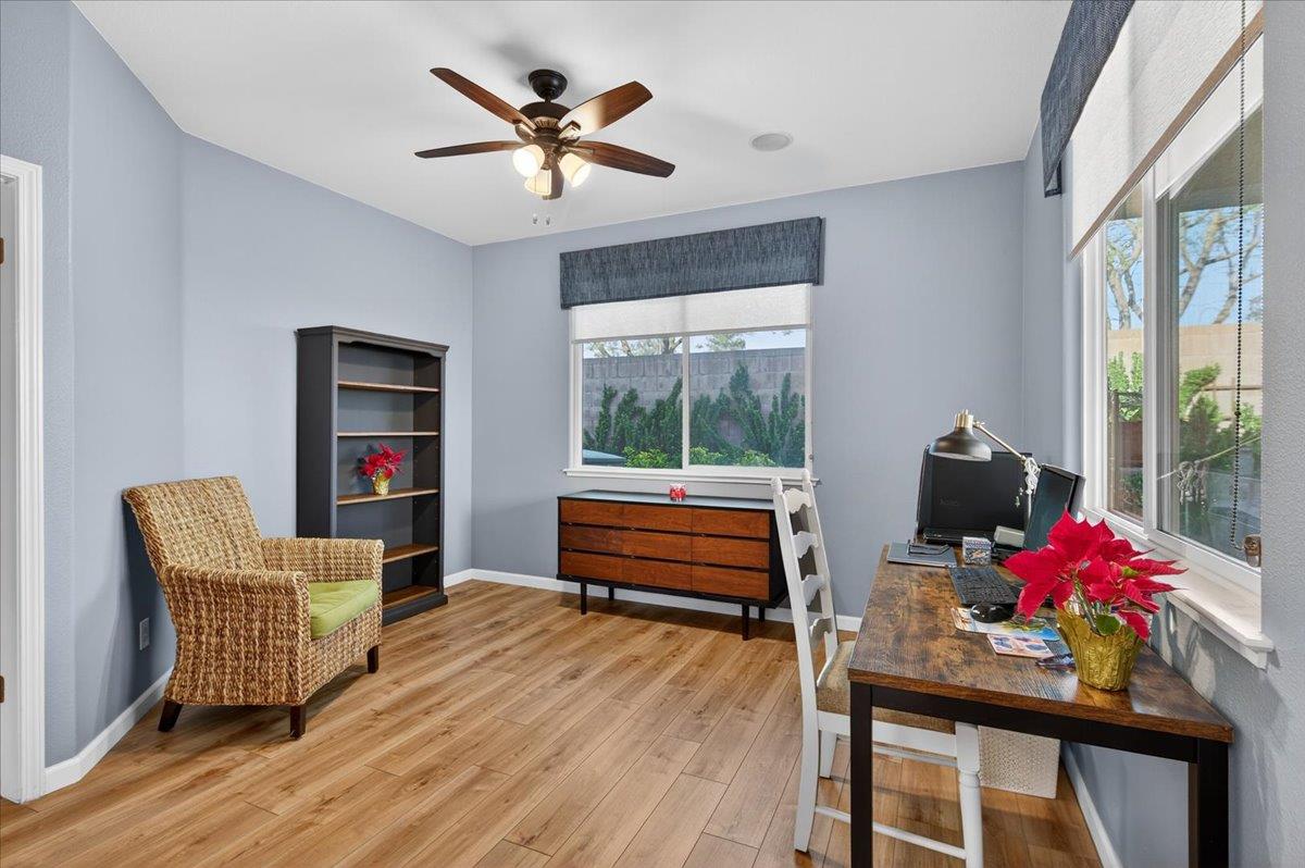 1618 N Dublin Ln, Clovis, CA 93619