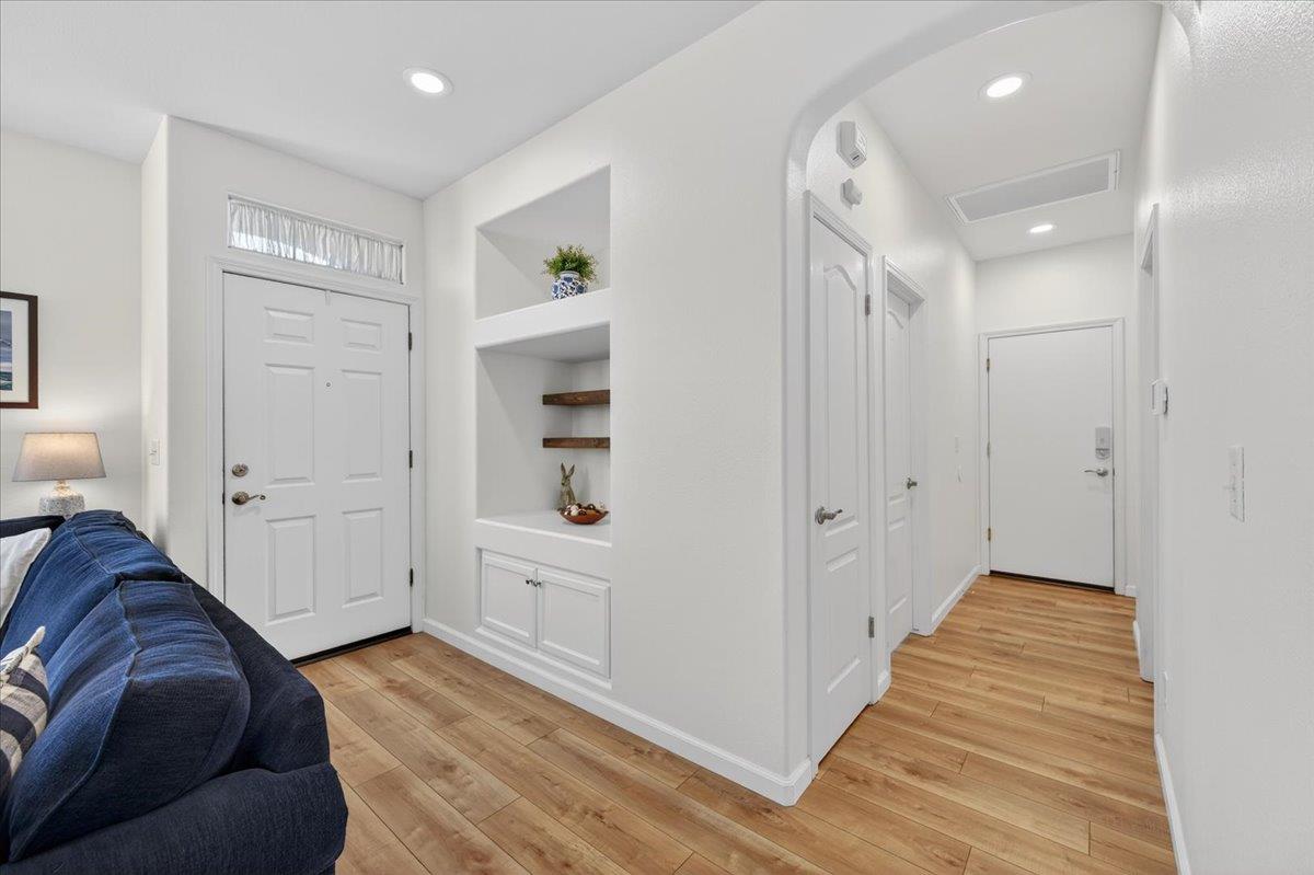 1618 N Dublin Ln, Clovis, CA 93619