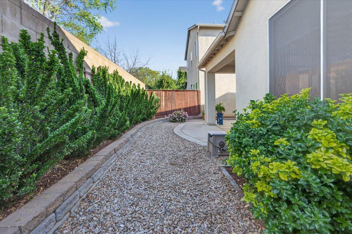 1618 N Dublin Ln, Clovis, CA 93619