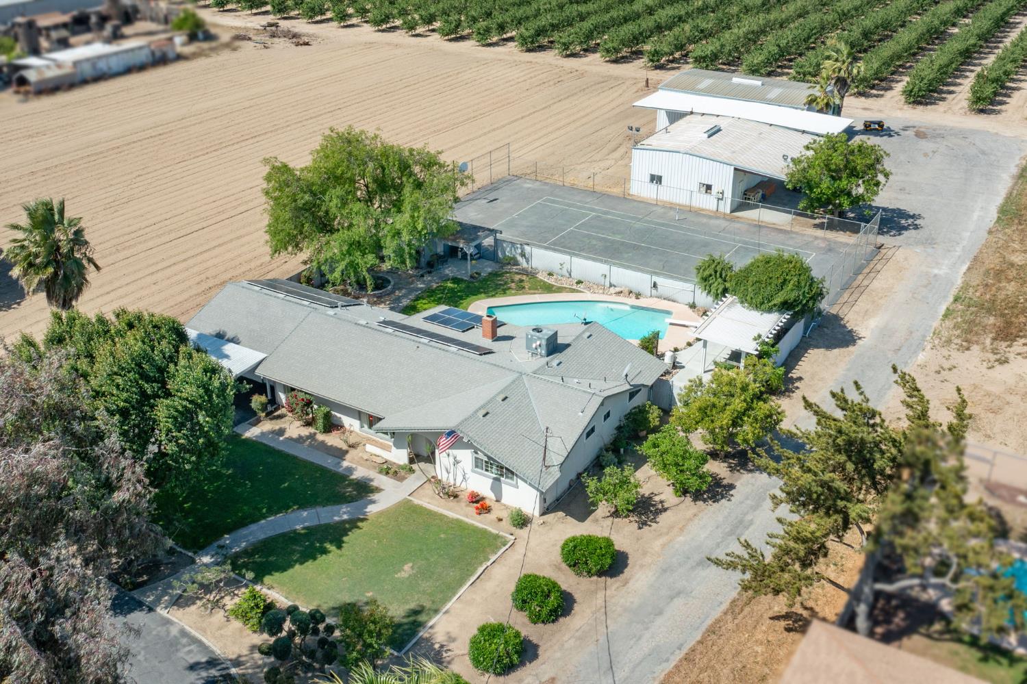 8519 S Orange Ave, Fresno, CA 93725