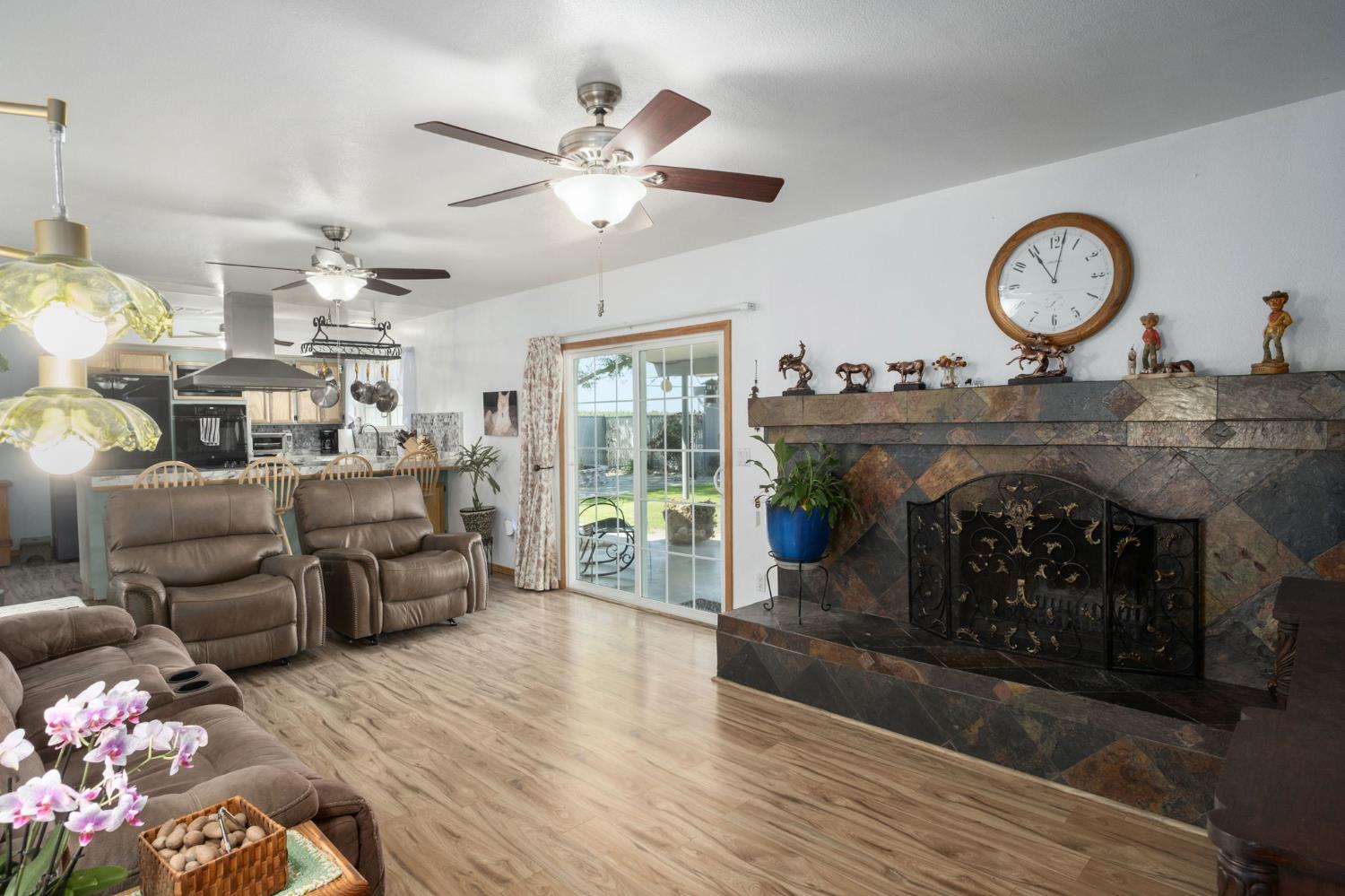 8519 S Orange Ave, Fresno, CA 93725