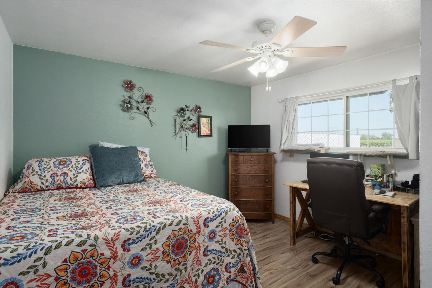 8519 S Orange Ave, Fresno, CA 93725