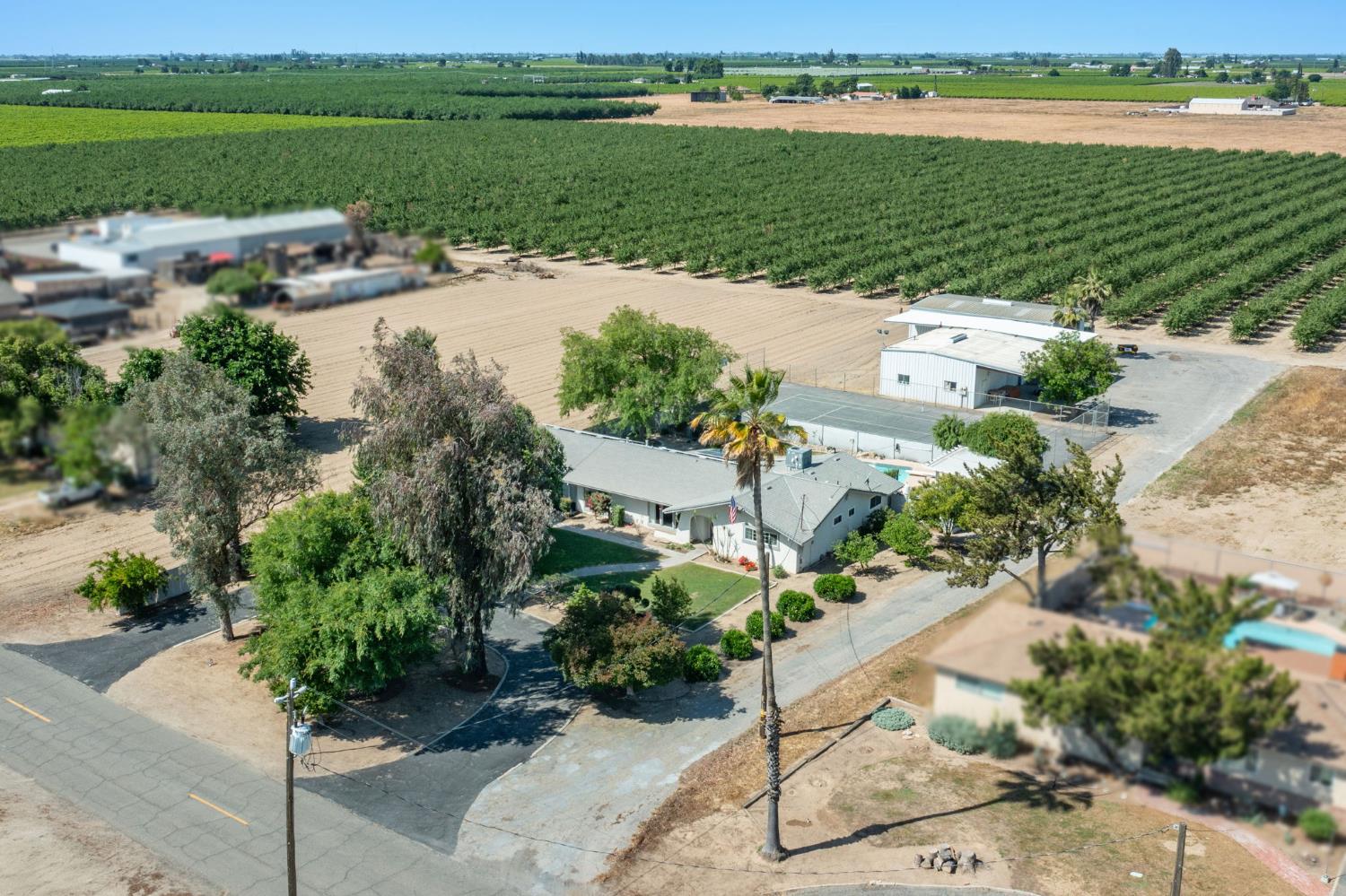 8519 S Orange Ave, Fresno, CA 93725