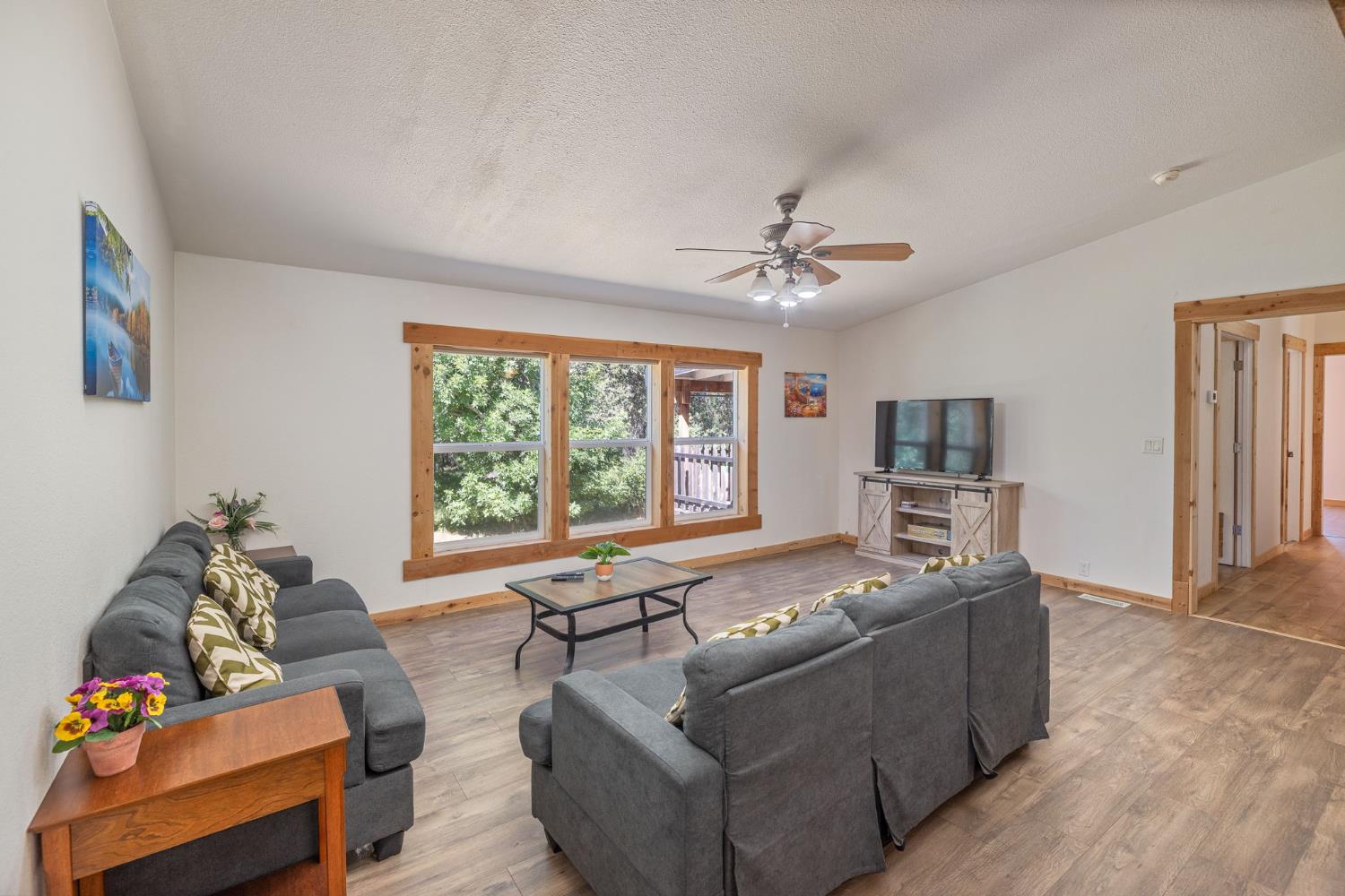 4716 Leonard Rd, Mariposa, CA 95338