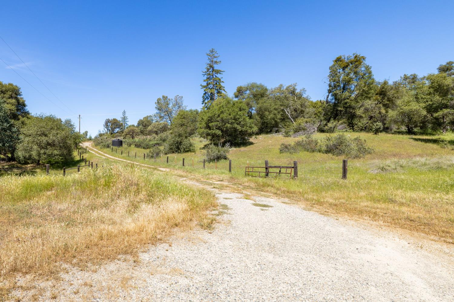 4716 Leonard Rd, Mariposa, CA 95338