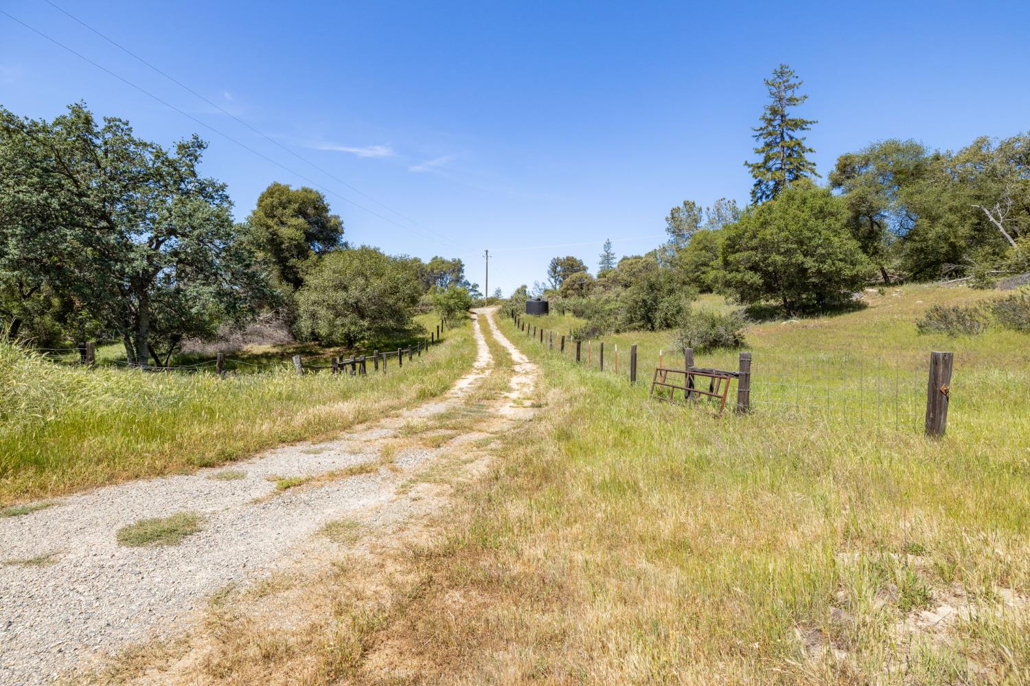 4716 Leonard Rd, Mariposa, CA 95338