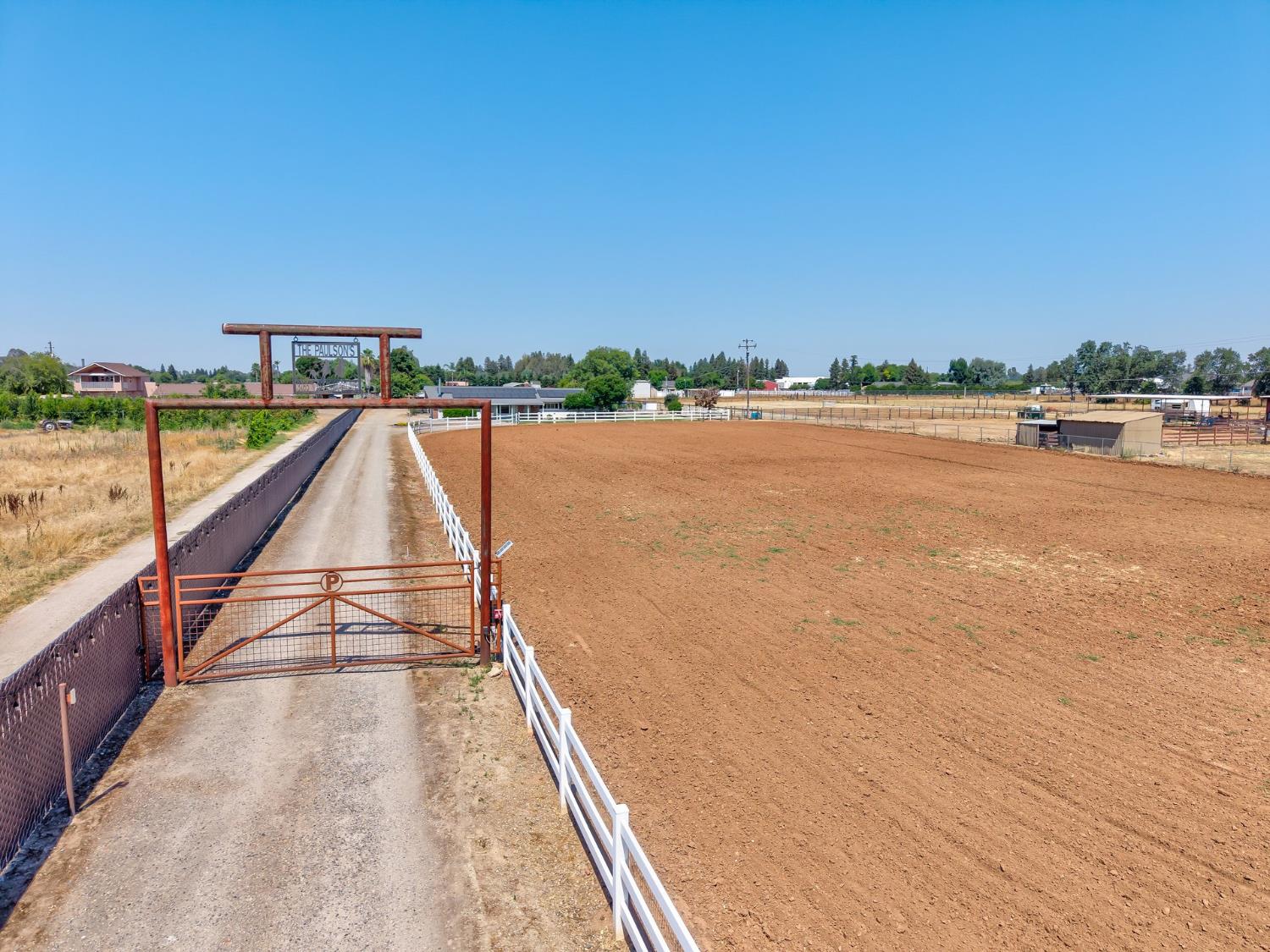 3765 N Greenwood Ave, Sanger, CA 93657