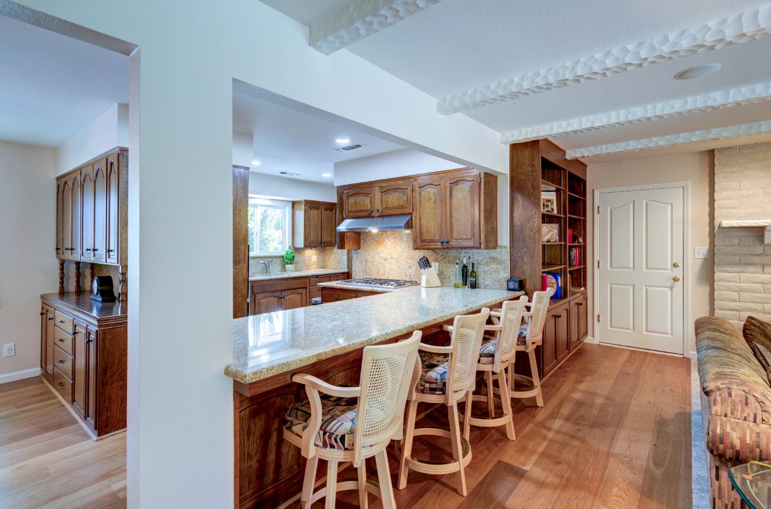 2004 S Renn Ave, Fresno, CA 93727