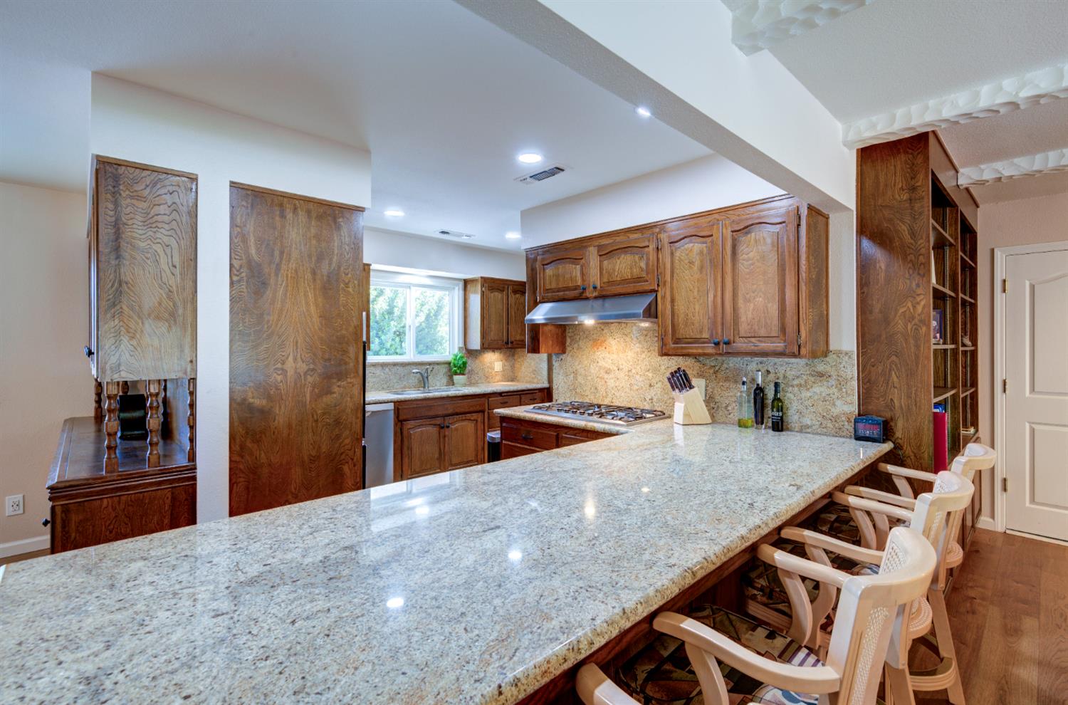 2004 S Renn Ave, Fresno, CA 93727