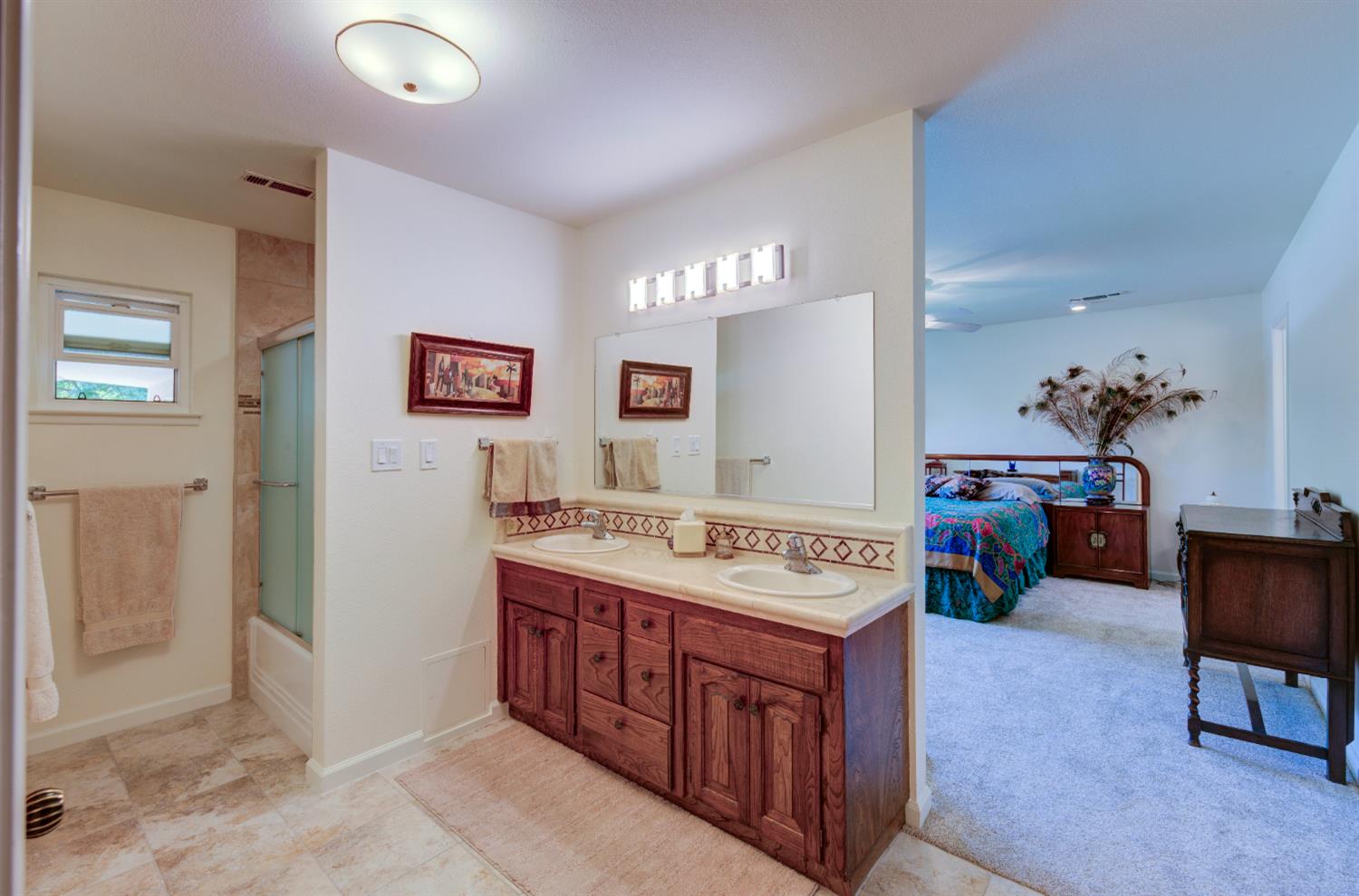 2004 S Renn Ave, Fresno, CA 93727