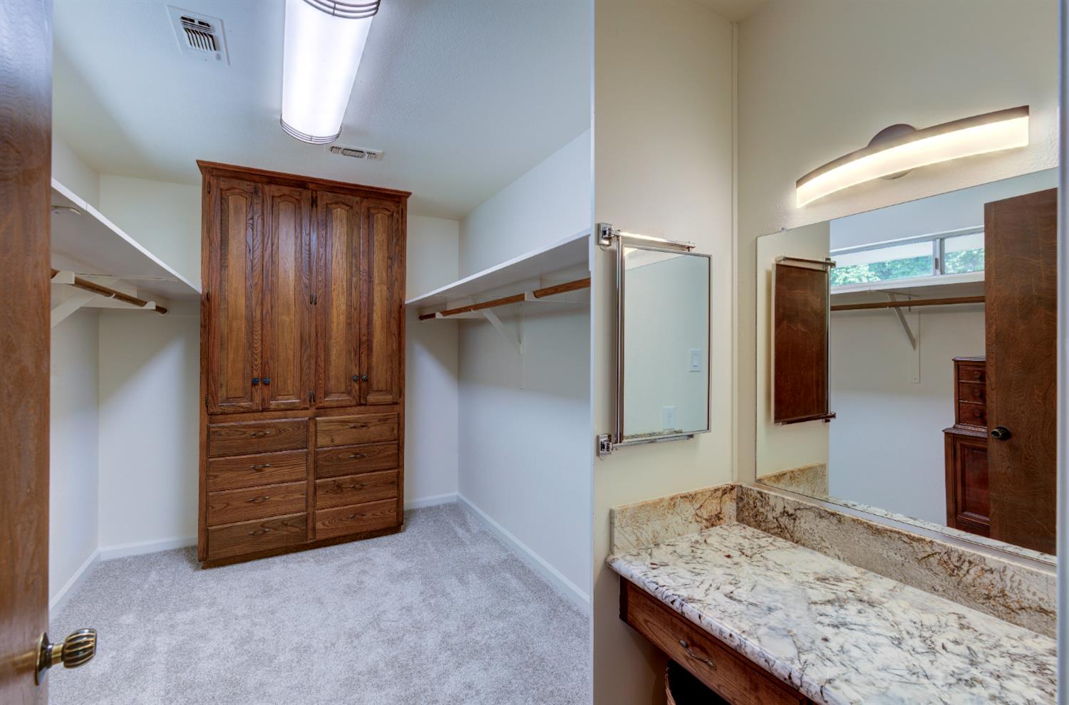 2004 S Renn Ave, Fresno, CA 93727