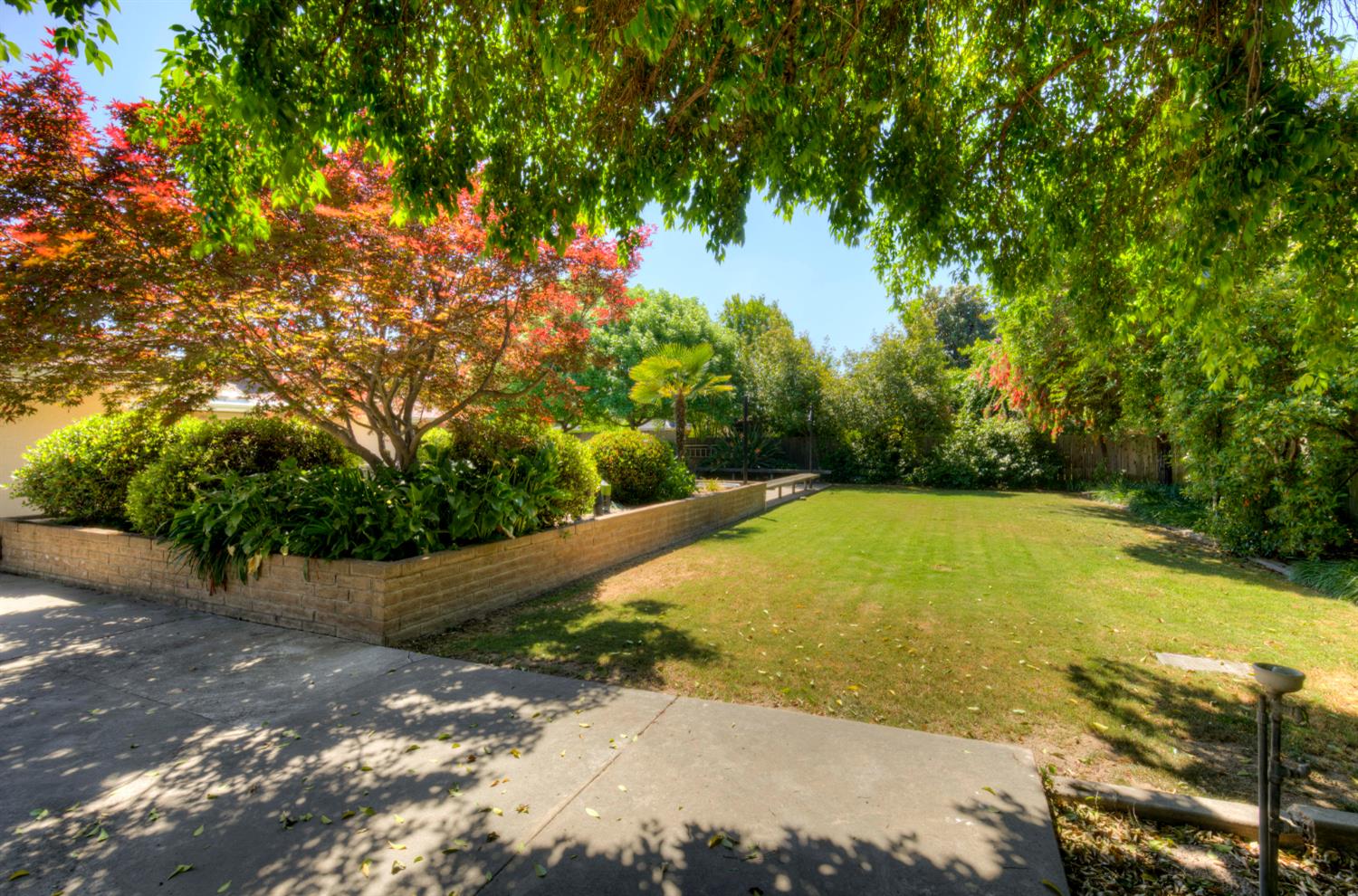 2004 S Renn Ave, Fresno, CA 93727