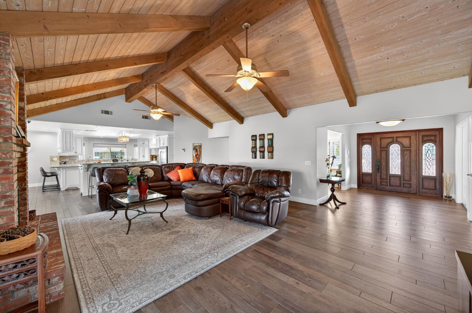 3013 Hillcrest Ct, Madera, CA 93637