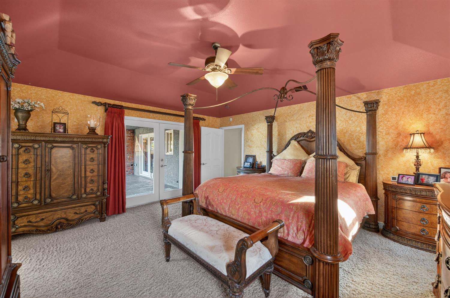 3013 Hillcrest Ct, Madera, CA 93637