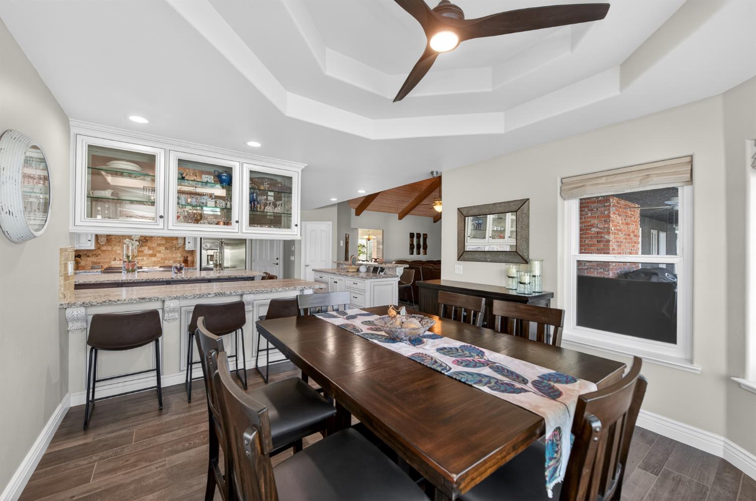 3013 Hillcrest Ct, Madera, CA 93637