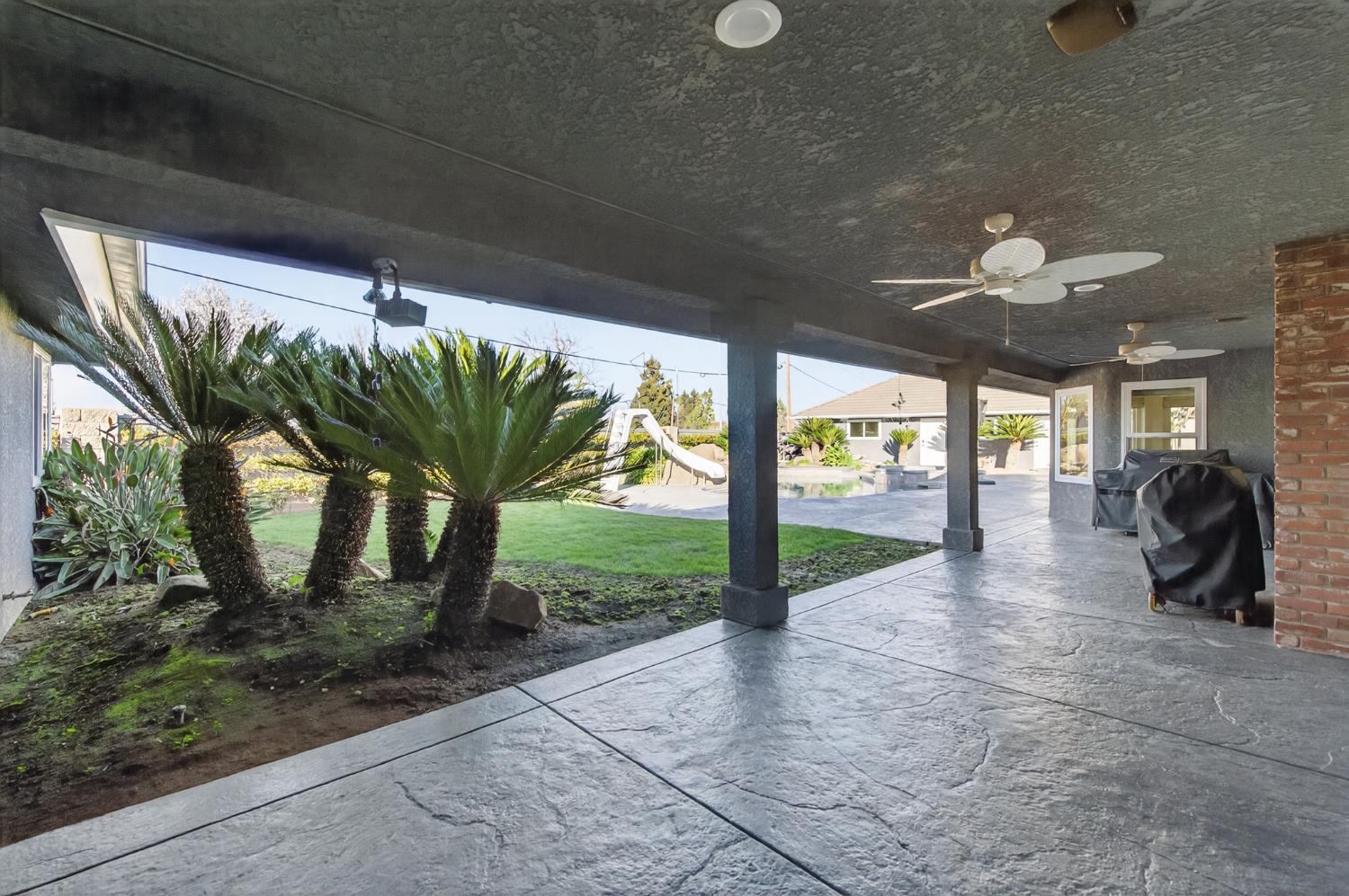 3013 Hillcrest Ct, Madera, CA 93637