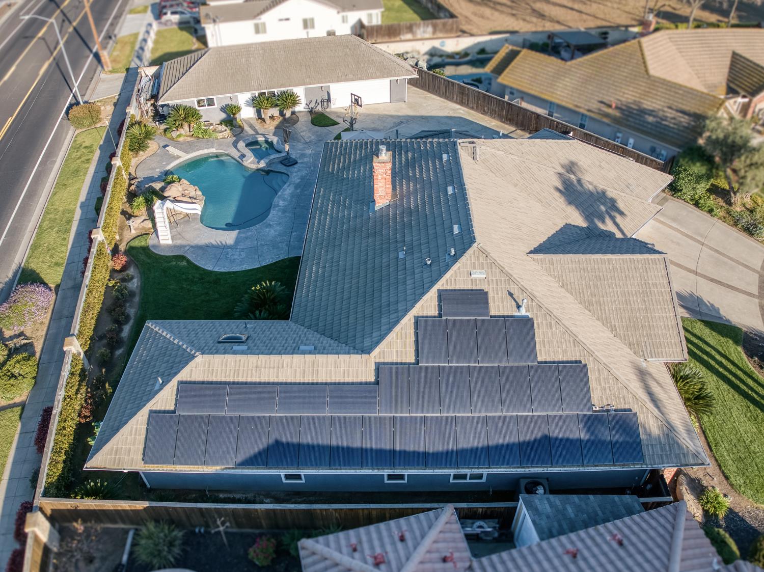 3013 Hillcrest Ct, Madera, CA 93637