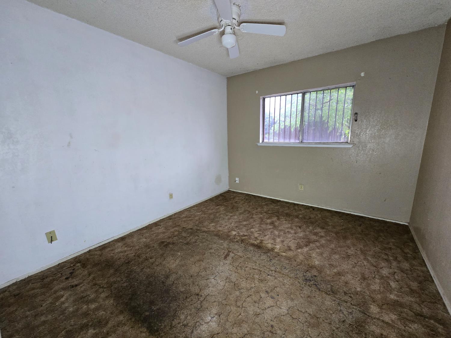 1405 Sonora St, Madera, CA 93638