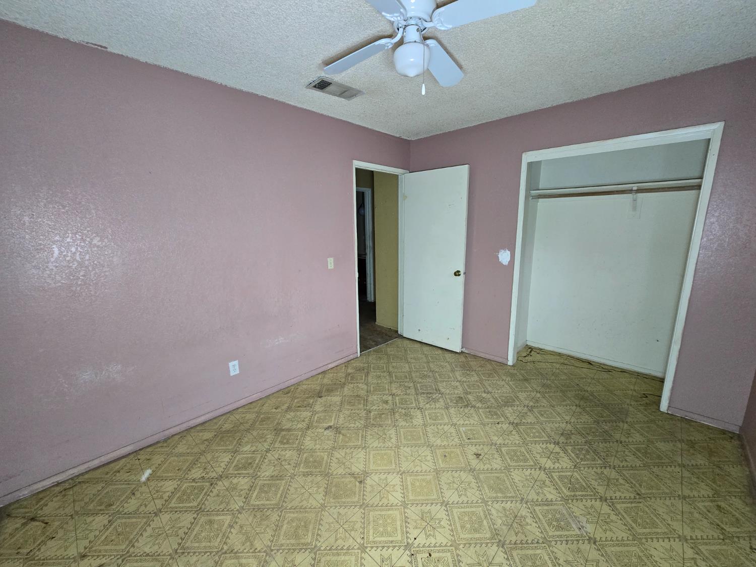 1405 Sonora St, Madera, CA 93638