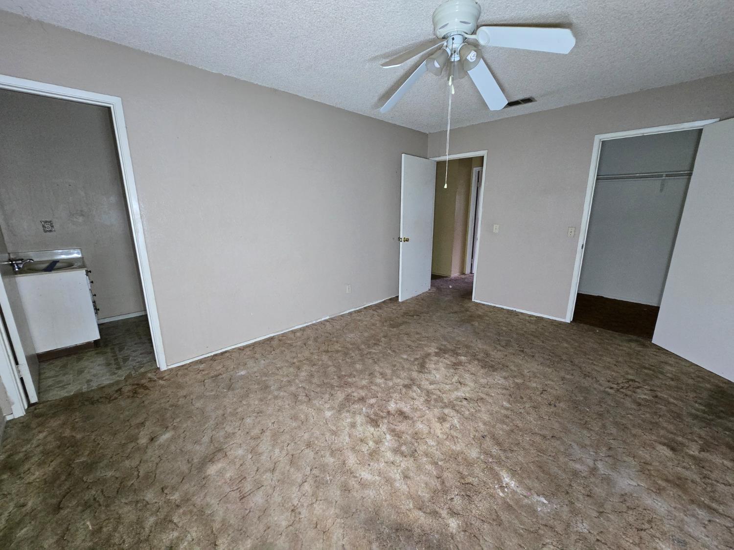 1405 Sonora St, Madera, CA 93638