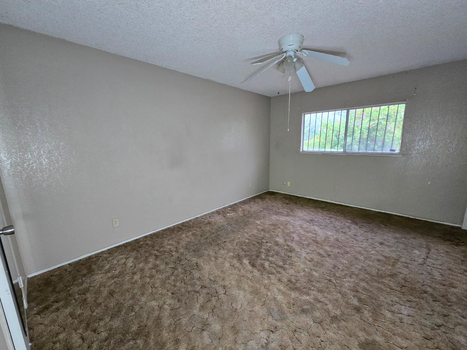 1405 Sonora St, Madera, CA 93638