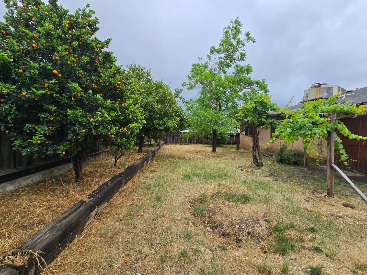 1405 Sonora St, Madera, CA 93638