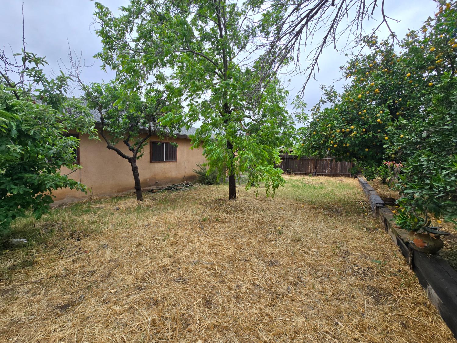 1405 Sonora St, Madera, CA 93638