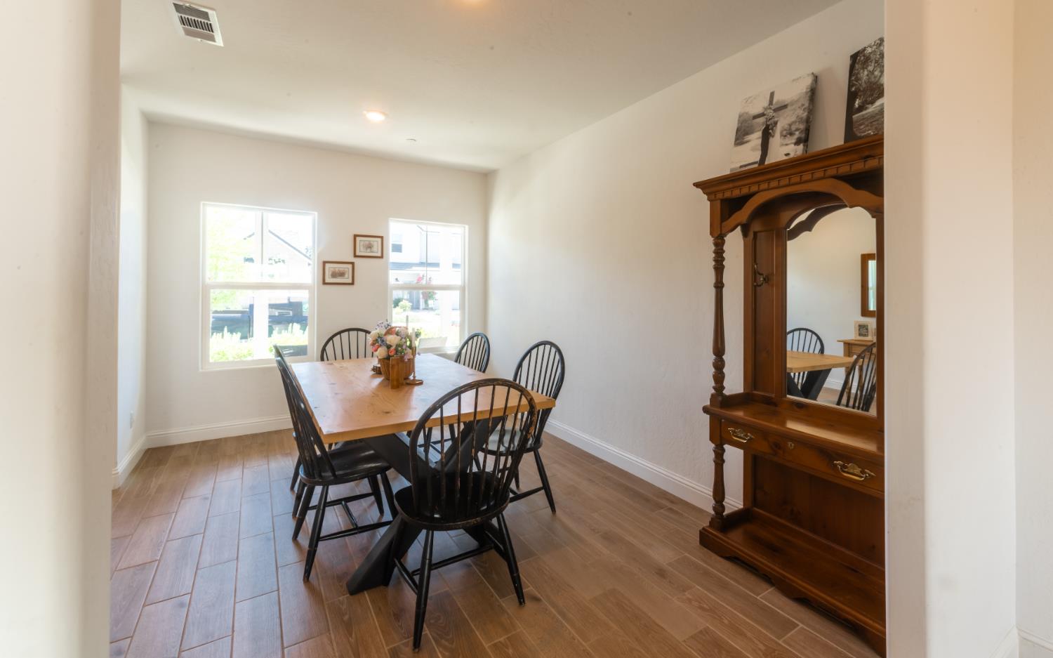 951 Kelso Ave, Clovis, CA 93619