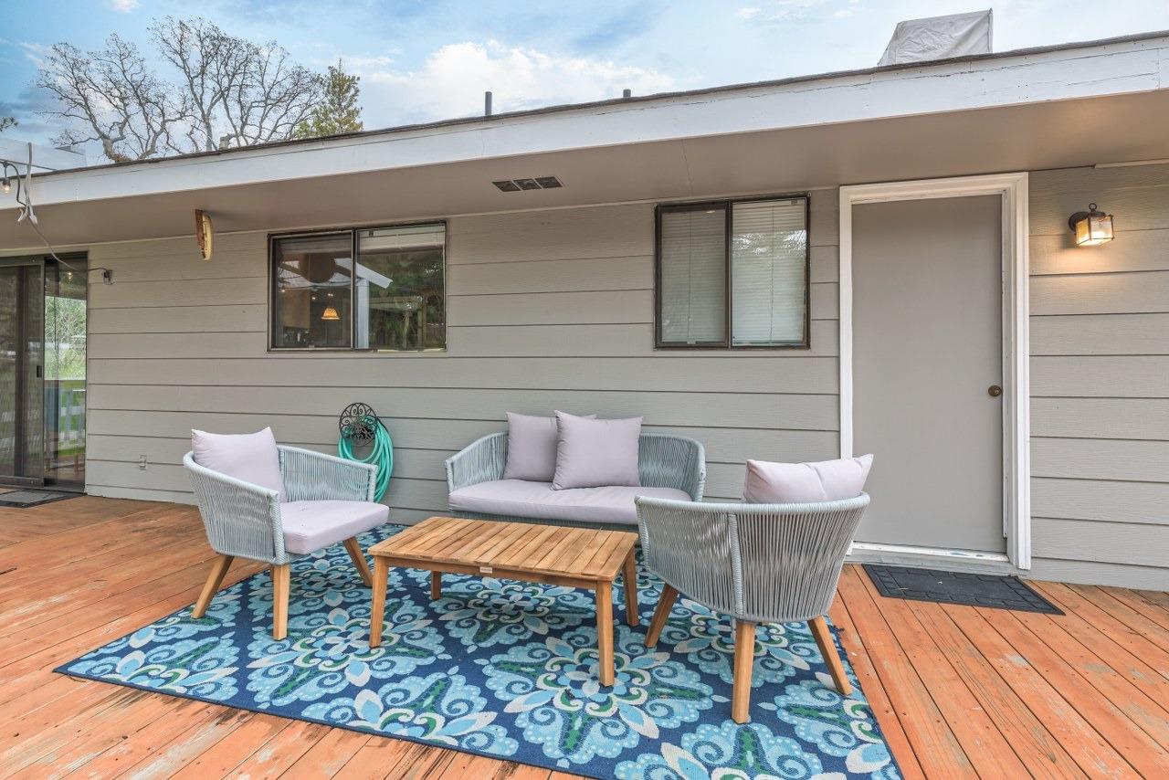 45221 Big Oak Ln, Oakhurst, CA 93644