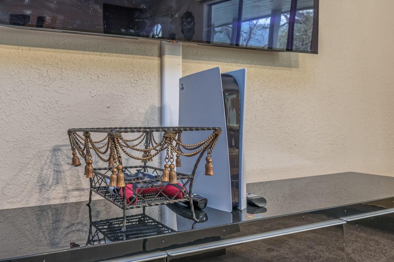 45221 Big Oak Ln, Oakhurst, CA 93644