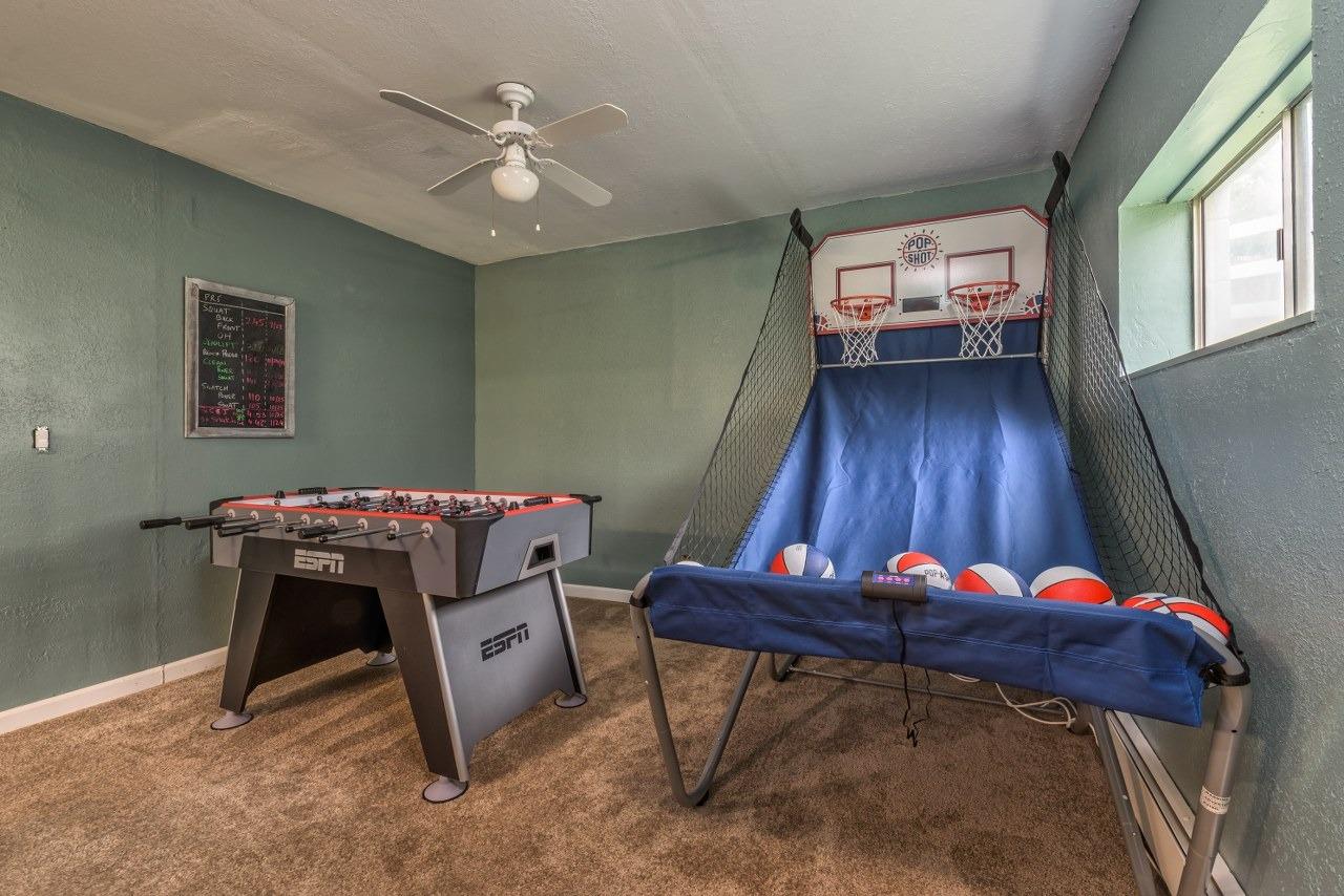 45221 Big Oak Ln, Oakhurst, CA 93644