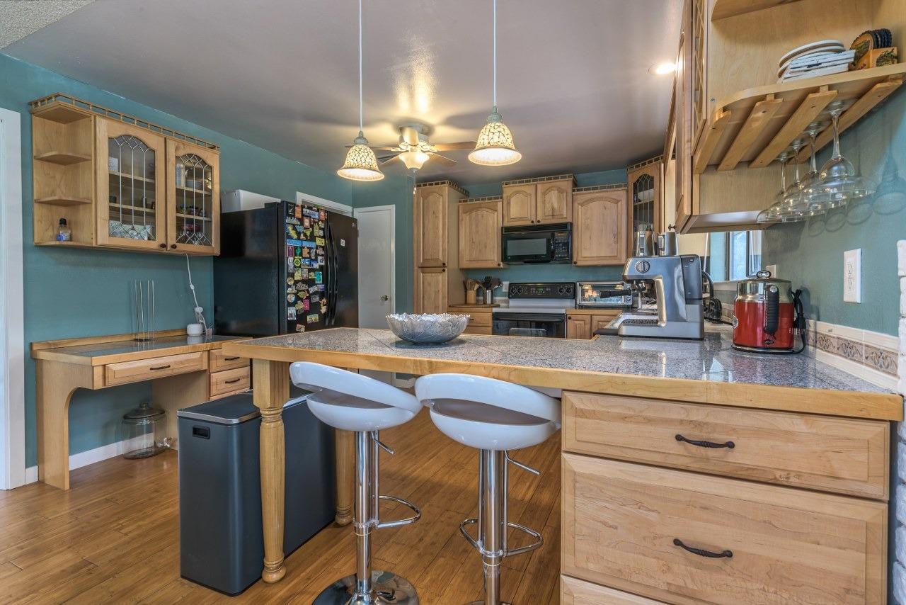 45221 Big Oak Ln, Oakhurst, CA 93644