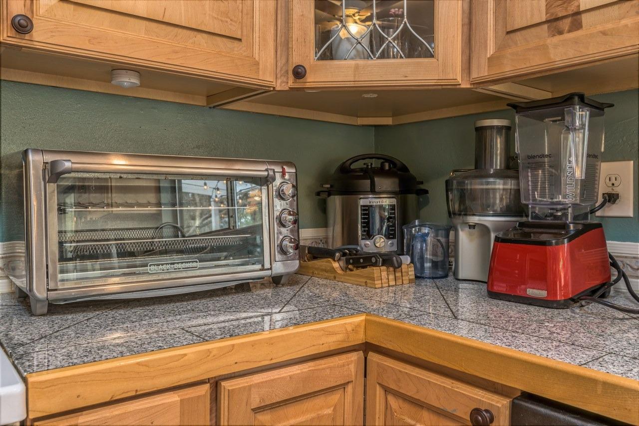 45221 Big Oak Ln, Oakhurst, CA 93644