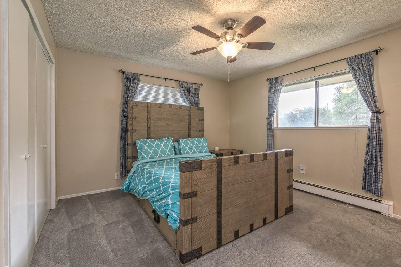 45221 Big Oak Ln, Oakhurst, CA 93644