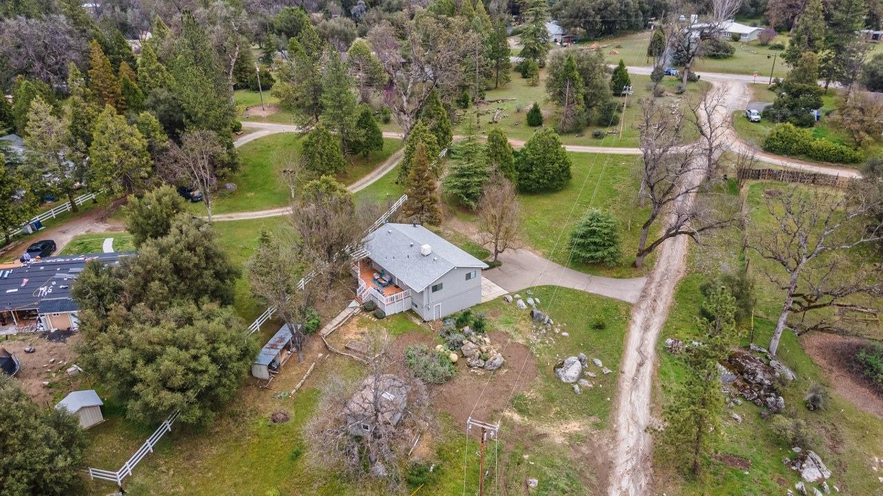 45221 Big Oak Ln, Oakhurst, CA 93644
