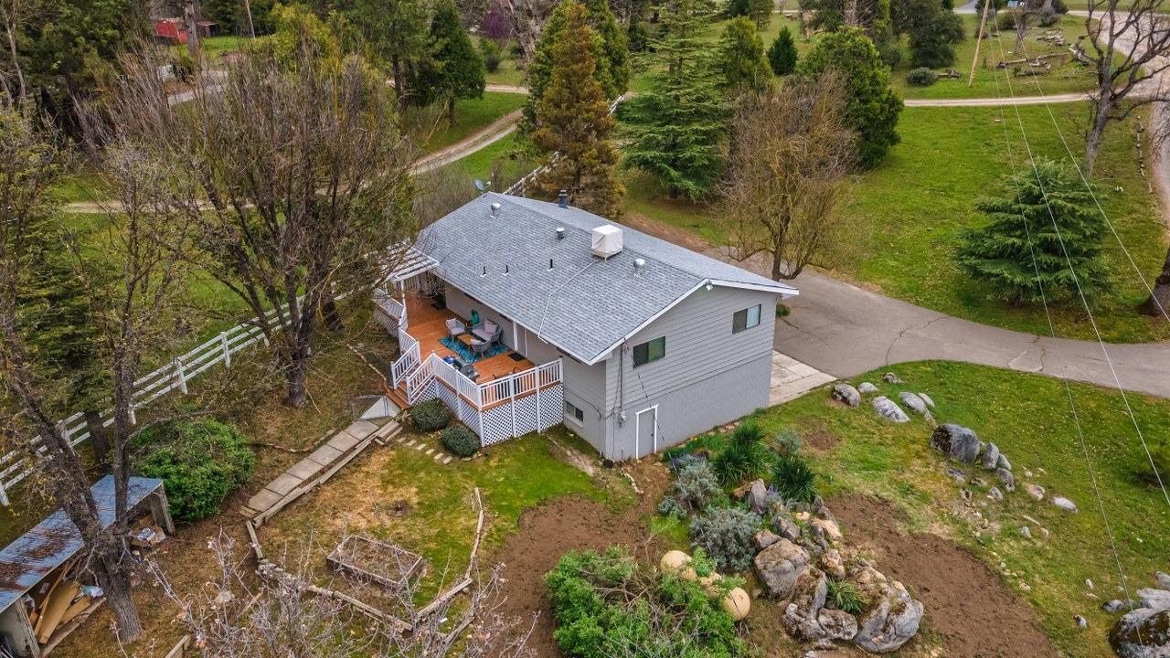 45221 Big Oak Ln, Oakhurst, CA 93644