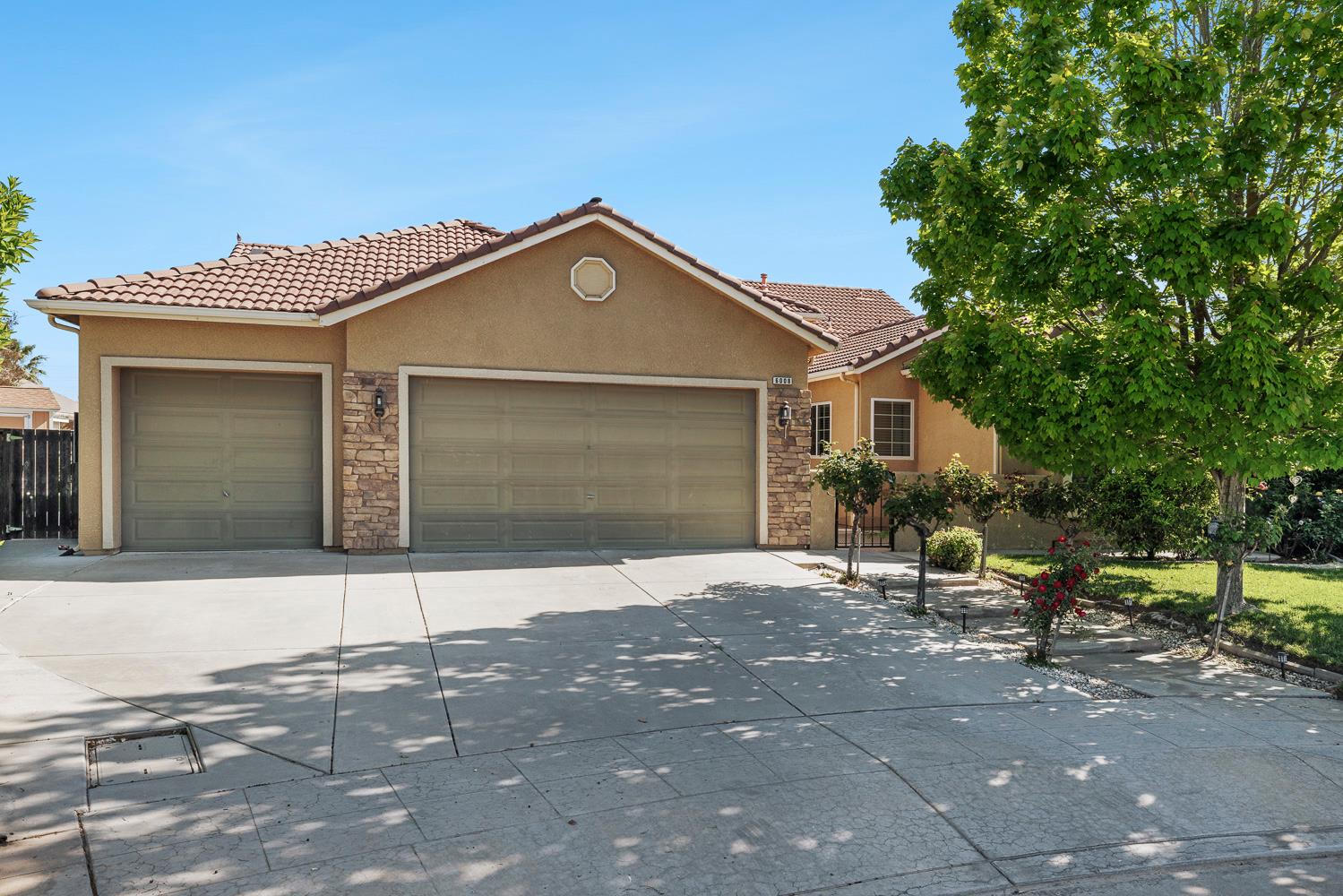 6008 W Wathen Ave, Fresno, CA 93722