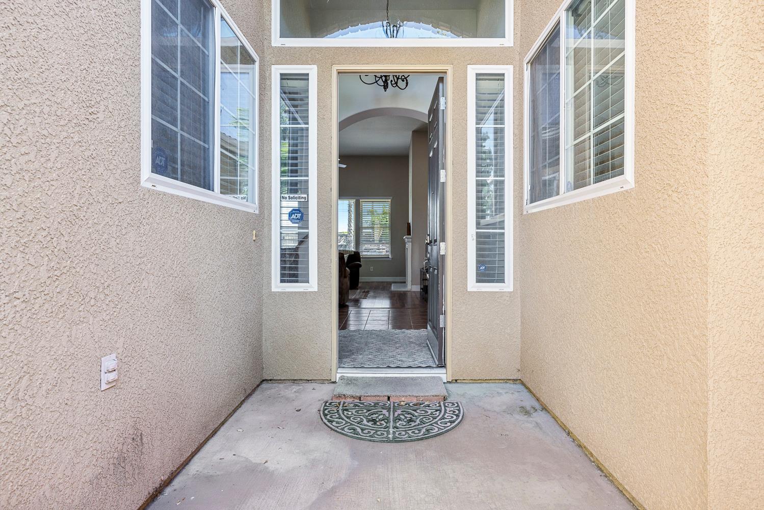 6008 W Wathen Ave, Fresno, CA 93722