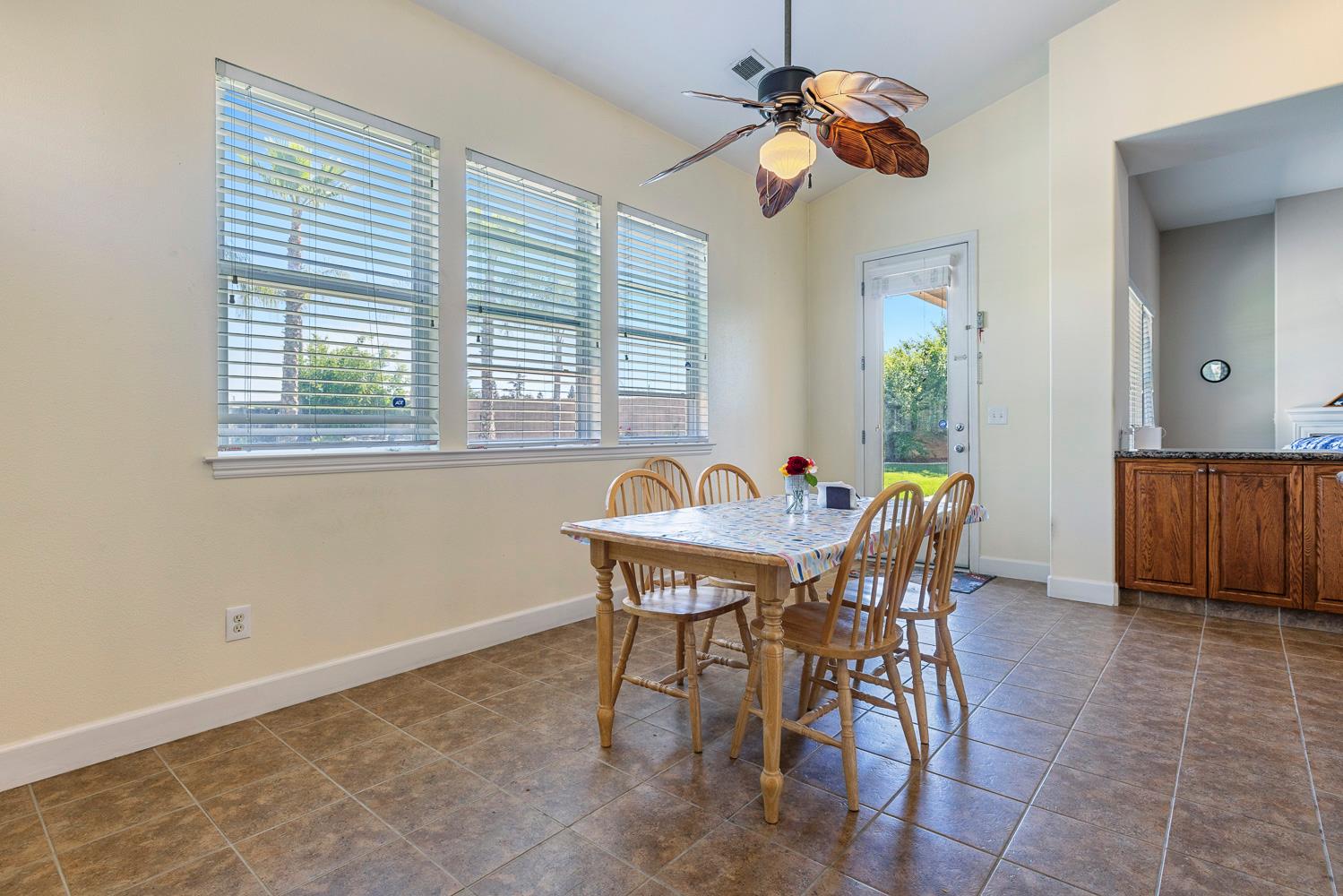 6008 W Wathen Ave, Fresno, CA 93722