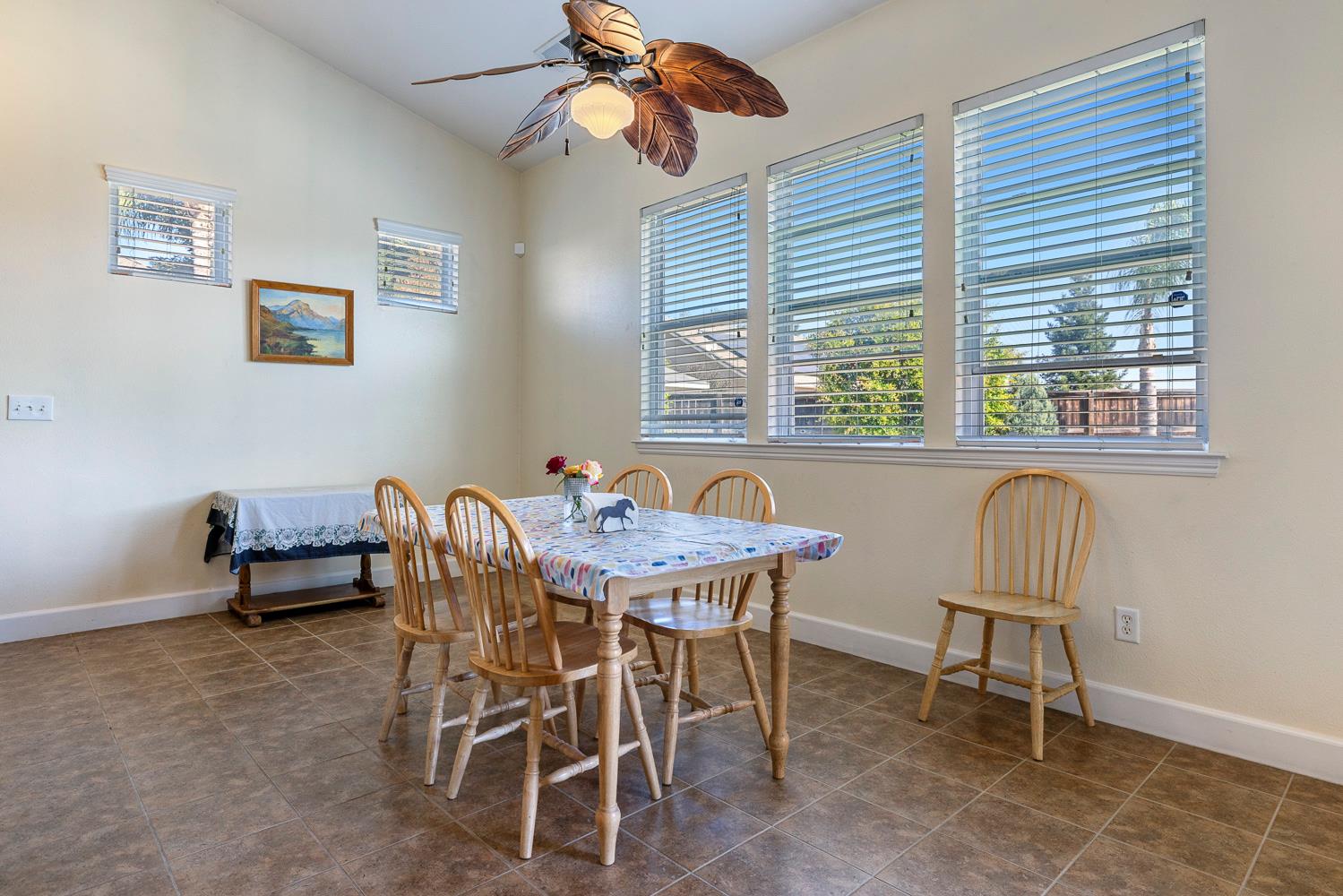 6008 W Wathen Ave, Fresno, CA 93722