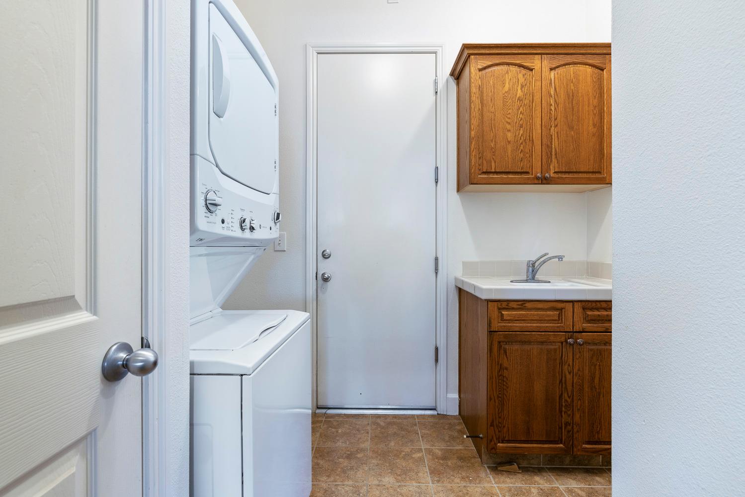 6008 W Wathen Ave, Fresno, CA 93722