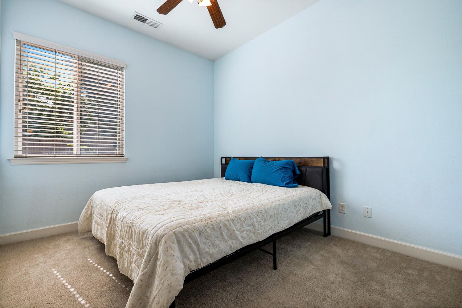 6008 W Wathen Ave, Fresno, CA 93722