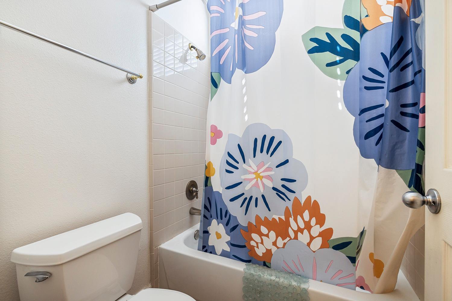 6008 W Wathen Ave, Fresno, CA 93722