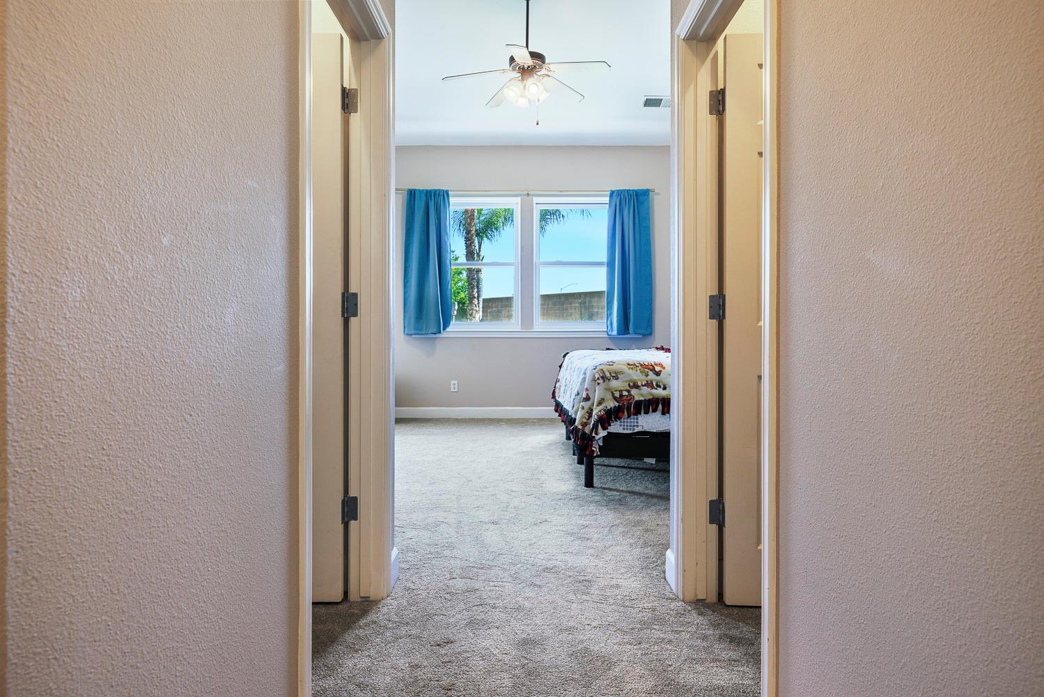 6008 W Wathen Ave, Fresno, CA 93722