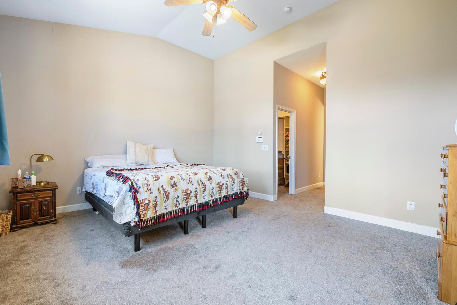 6008 W Wathen Ave, Fresno, CA 93722